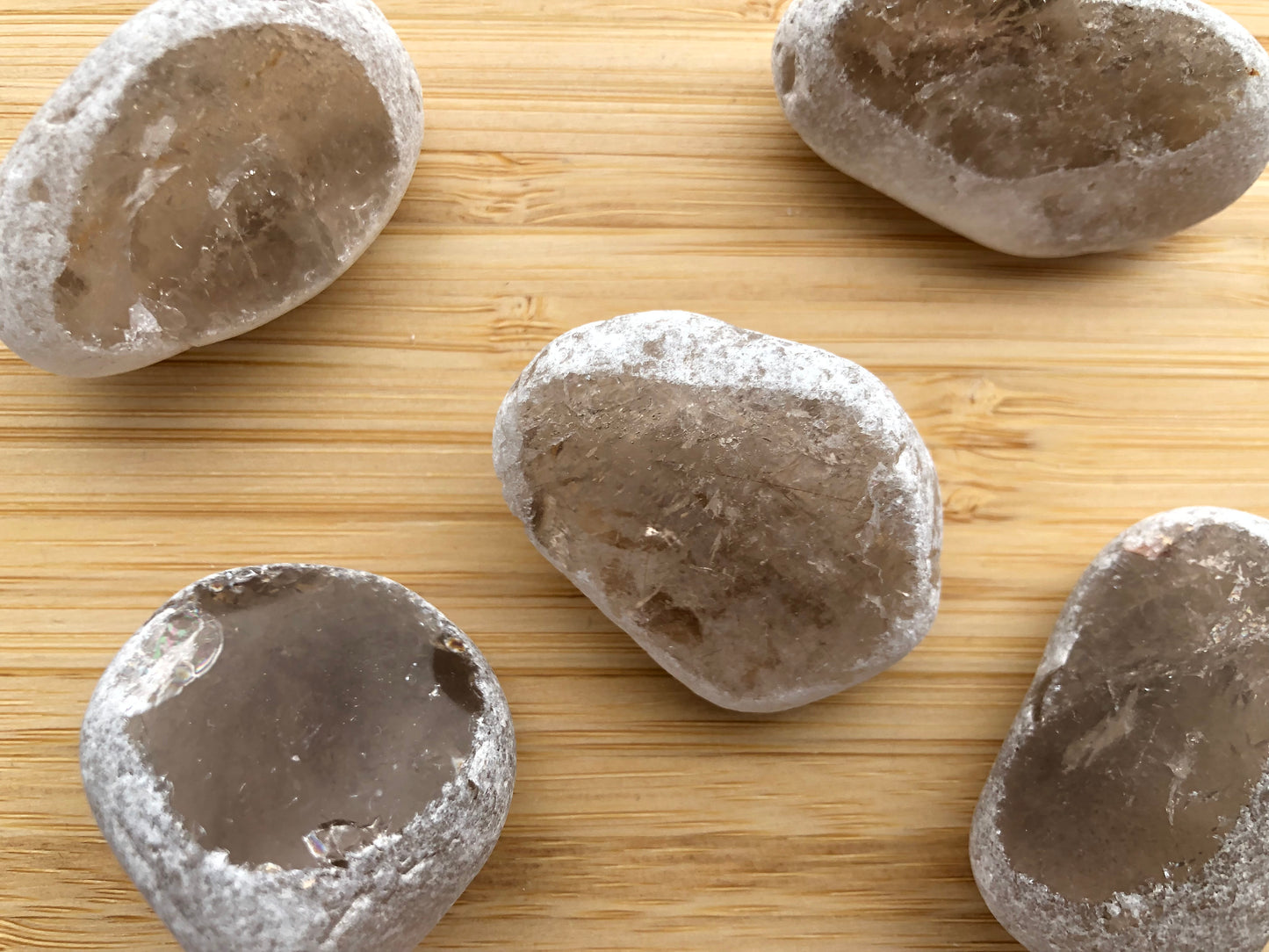 Cuarzo ahumado para visión espiritual y enraizamiento, mineral natural en DrusaLunar.