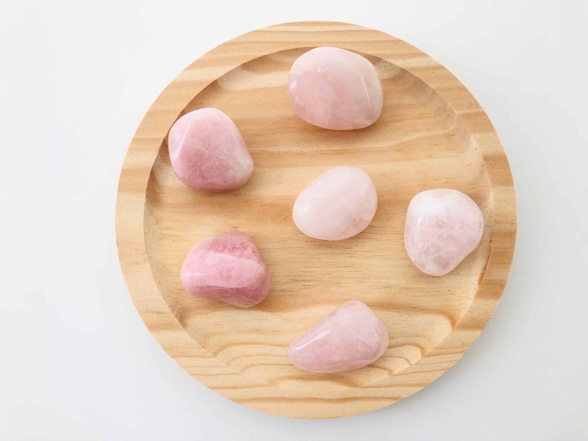 Cuarzo Rosa pulido para atraer armonía, paz y equilibrio emocional a tu vida y hogar - Tienda esotérica DrusaLunar.