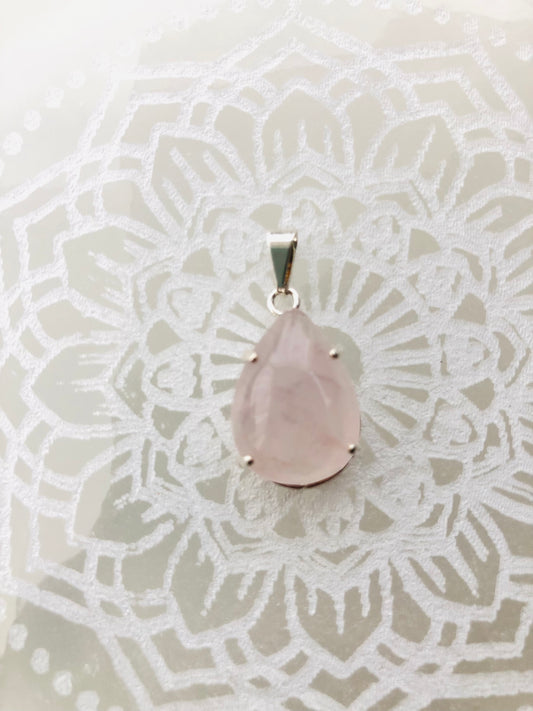 Colgante cuarzo rosa baño plta