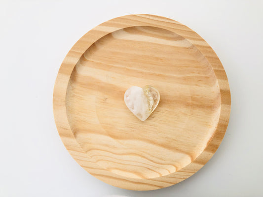 Corazón de cuarzo dorado sanador (Golden Healer) auténtico, piedra natural de alta vibración para sanación espiritual y equilibrio emocional en tonos amarillos.