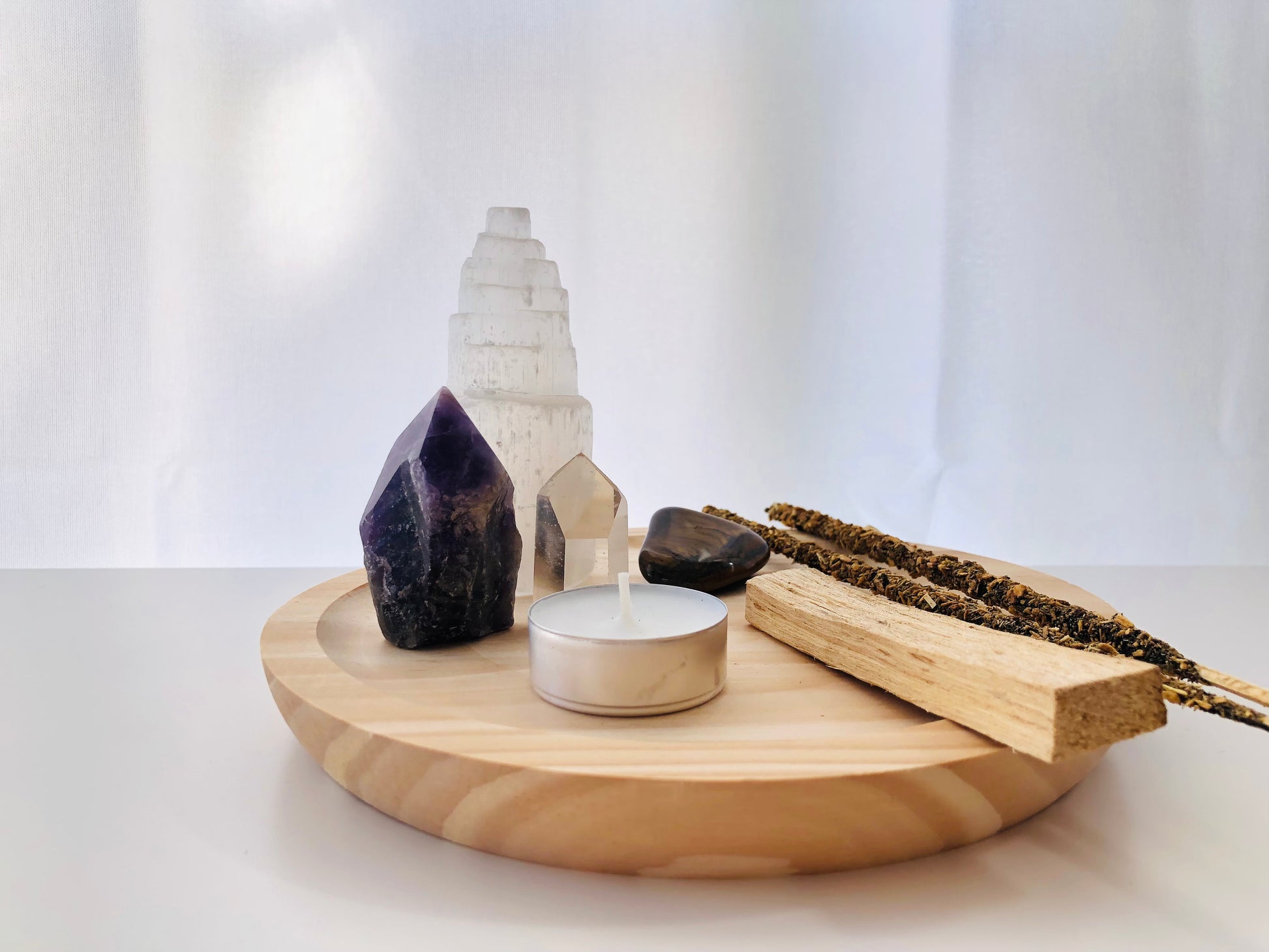 Pack de protección para el hogar con cristales naturales y kit de sahumado, set de purificación energética con minerales de protección y herramientas para limpiar ambientes.